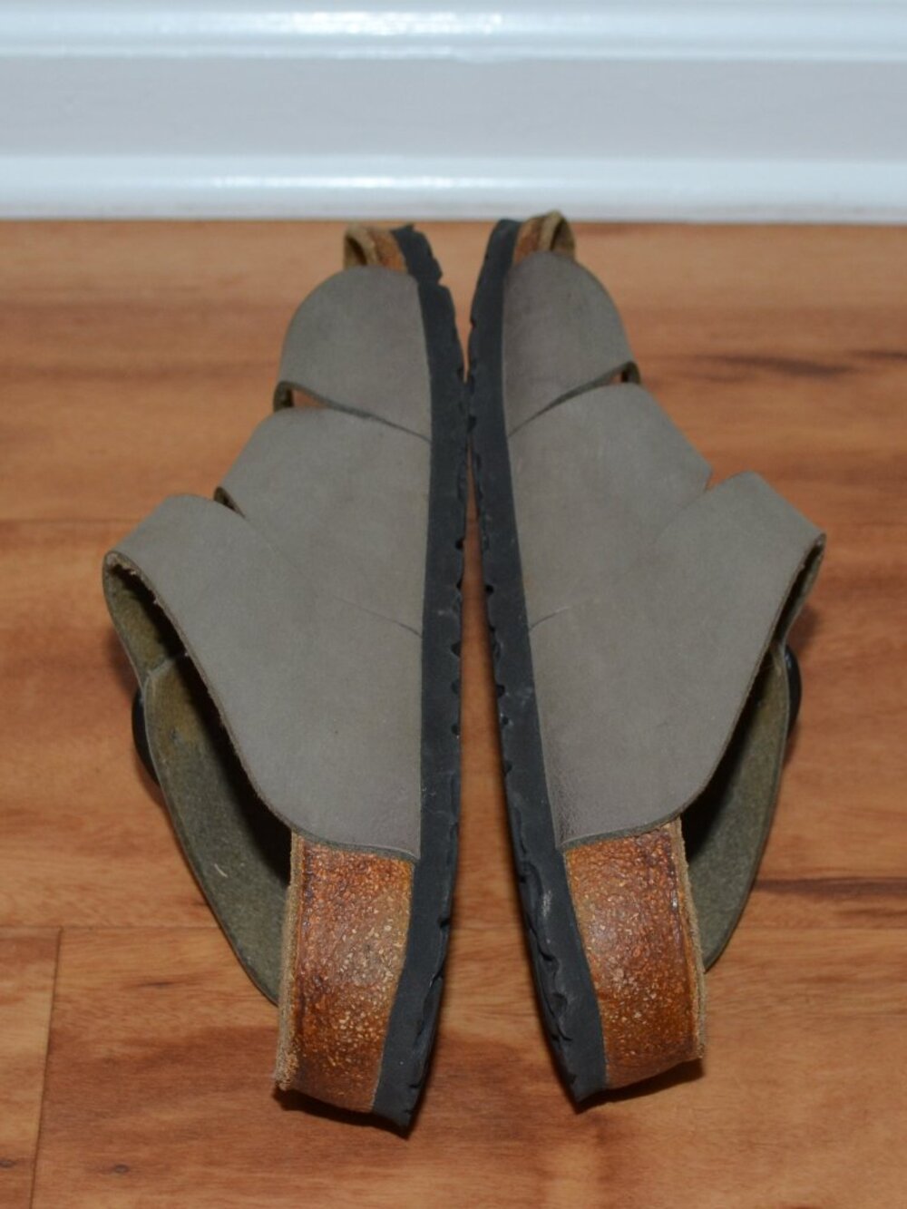 Birkenstock Birki's Canberra Brown Well worn Triple Strap Sandals 5-5.5 (36/35) - Picture 5 of 10